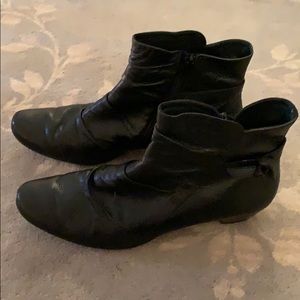 Paul Green Black Leather Ankle Booties 9.5 w/ Box